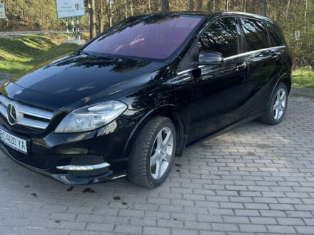 Мерседес Б-класс 2015 в Яворове на Automoto.ua Черный Мерседес Б-класс, объемом двигателя 0 л и пробегом 125 тыс. км за 11500 $, фото 1 на Automoto.ua
