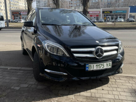Черный Мерседес Б-класс, объемом двигателя 0 л и пробегом 135 тыс. км за 11700 $, фото 1 на Automoto.ua