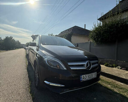 Черный Мерседес Б-класс, объемом двигателя 0 л и пробегом 102 тыс. км за 11000 $, фото 1 на Automoto.ua