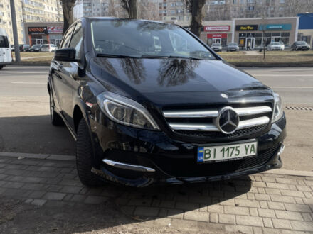 Чорний Мерседес Б-клас, об'ємом двигуна 0 л та пробігом 135 тис. км за 12700 $, фото 1 на Automoto.ua