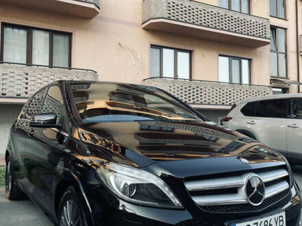 Черный Мерседес Б-класс, объемом двигателя 0 л и пробегом 100 тыс. км за 12700 $, фото 1 на Automoto.ua