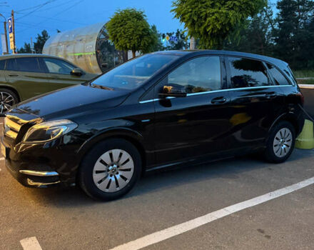 Чорний Мерседес Б-клас, об'ємом двигуна 0 л та пробігом 69 тис. км за 10900 $, фото 1 на Automoto.ua