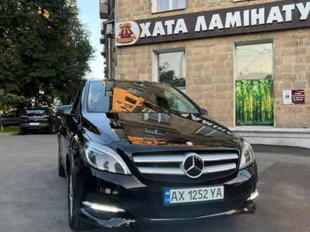 Чорний Мерседес Б-клас, об'ємом двигуна 0 л та пробігом 136 тис. км за 12500 $, фото 1 на Automoto.ua