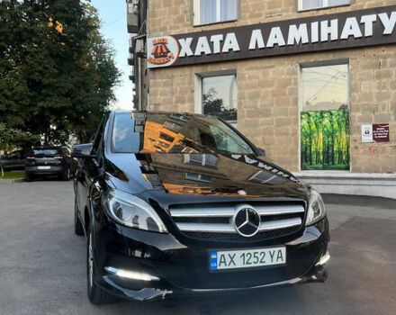 Чорний Мерседес Б-клас, об'ємом двигуна 0 л та пробігом 136 тис. км за 12500 $, фото 1 на Automoto.ua
