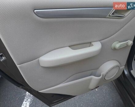 Коричневий Мерседес Б-клас, об'ємом двигуна 1.99 л та пробігом 355 тис. км за 6200 $, фото 9 на Automoto.ua