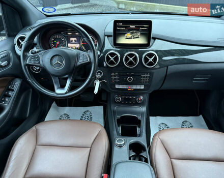 Коричневый Мерседес Б-класс, объемом двигателя 0 л и пробегом 99 тыс. км за 10450 $, фото 3 на Automoto.ua