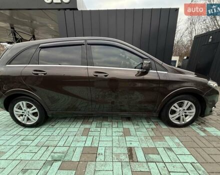 Коричневий Мерседес Б-клас, об'ємом двигуна 0 л та пробігом 99 тис. км за 11000 $, фото 2 на Automoto.ua