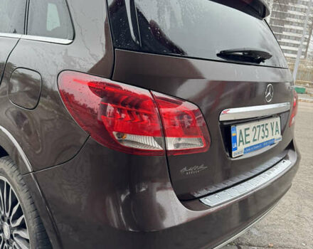 Коричневий Мерседес Б-клас, об'ємом двигуна 0 л та пробігом 125 тис. км за 9900 $, фото 28 на Automoto.ua