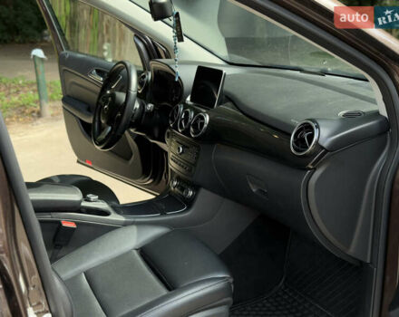 Коричневый Мерседес Б-класс, объемом двигателя 0 л и пробегом 115 тыс. км за 12100 $, фото 9 на Automoto.ua