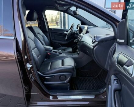 Коричневий Мерседес Б-клас, об'ємом двигуна 0 л та пробігом 100 тис. км за 11600 $, фото 29 на Automoto.ua