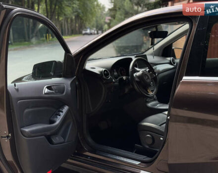 Коричневый Мерседес Б-класс, объемом двигателя 0 л и пробегом 115 тыс. км за 12100 $, фото 21 на Automoto.ua