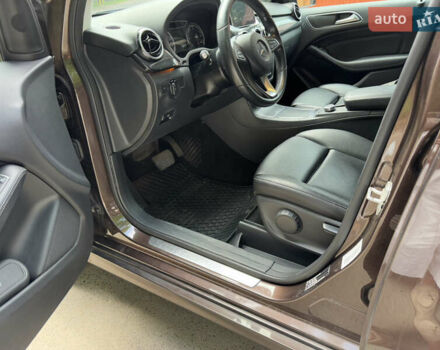 Коричневый Мерседес Б-класс, объемом двигателя 0 л и пробегом 115 тыс. км за 12100 $, фото 3 на Automoto.ua