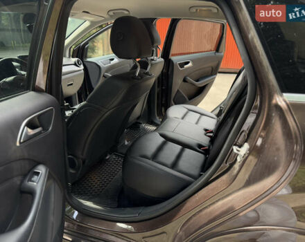 Коричневый Мерседес Б-класс, объемом двигателя 0 л и пробегом 115 тыс. км за 12100 $, фото 5 на Automoto.ua