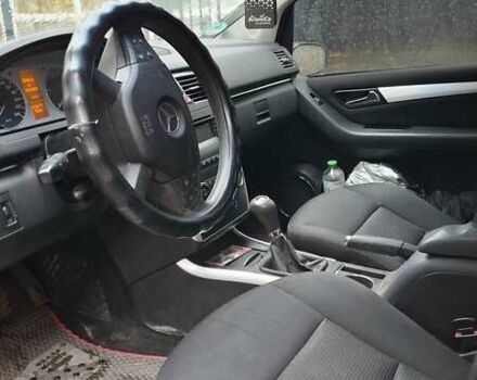 Красный Мерседес Б-класс, объемом двигателя 1.99 л и пробегом 312 тыс. км за 7300 $, фото 2 на Automoto.ua