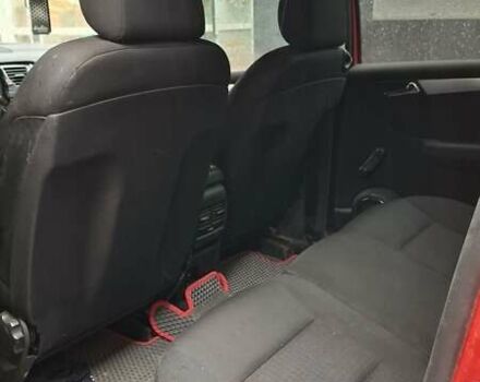 Красный Мерседес Б-класс, объемом двигателя 1.99 л и пробегом 312 тыс. км за 7300 $, фото 4 на Automoto.ua