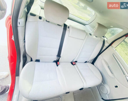 Красный Мерседес Б-класс, объемом двигателя 2 л и пробегом 201 тыс. км за 6850 $, фото 10 на Automoto.ua