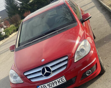 Красный Мерседес Б-класс, объемом двигателя 2 л и пробегом 201 тыс. км за 6850 $, фото 2 на Automoto.ua