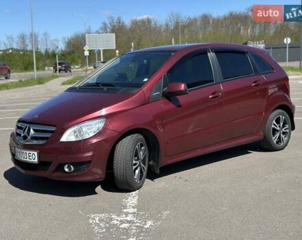 Червоний Мерседес Б-клас, об'ємом двигуна 2 л та пробігом 186 тис. км за 7400 $, фото 2 на Automoto.ua