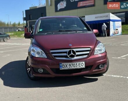 Червоний Мерседес Б-клас, об'ємом двигуна 2 л та пробігом 186 тис. км за 7400 $, фото 1 на Automoto.ua