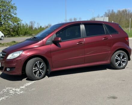 Червоний Мерседес Б-клас, об'ємом двигуна 2 л та пробігом 186 тис. км за 7400 $, фото 1 на Automoto.ua