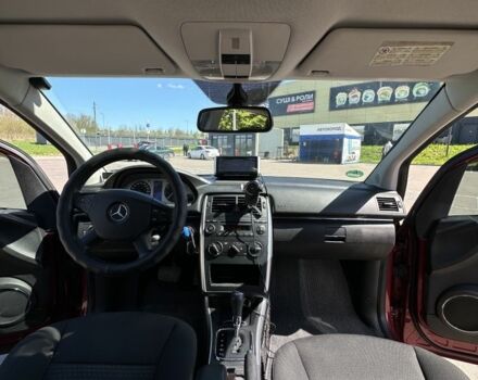 Червоний Мерседес Б-клас, об'ємом двигуна 2 л та пробігом 186 тис. км за 7400 $, фото 5 на Automoto.ua