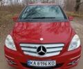 Красный Мерседес Б-класс, объемом двигателя 1.7 л и пробегом 165 тыс. км за 7200 $, фото 1 на Automoto.ua