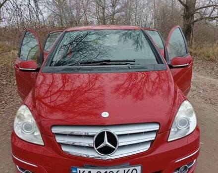 Красный Мерседес Б-класс, объемом двигателя 1.7 л и пробегом 165 тыс. км за 7200 $, фото 5 на Automoto.ua