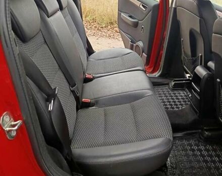 Красный Мерседес Б-класс, объемом двигателя 1.7 л и пробегом 165 тыс. км за 7200 $, фото 11 на Automoto.ua