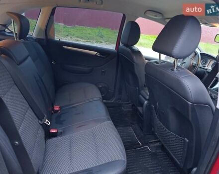 Мерседес Б-класс 2011 в Броварах на Automoto.ua Красный Мерседес Б-класс, объемом двигателя 1.7 л и пробегом 120 тыс. км за 7500 $, фото 5 на Automoto.ua