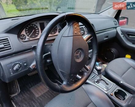 Мерседес Б-класс 2011 в Броварах на Automoto.ua Красный Мерседес Б-класс, объемом двигателя 1.7 л и пробегом 120 тыс. км за 7500 $, фото 4 на Automoto.ua