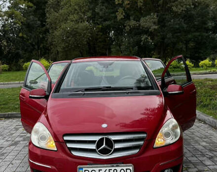 Красный Мерседес Б-класс, объемом двигателя 1.7 л и пробегом 89 тыс. км за 8000 $, фото 3 на Automoto.ua