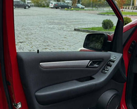 Красный Мерседес Б-класс, объемом двигателя 1.7 л и пробегом 89 тыс. км за 8000 $, фото 5 на Automoto.ua