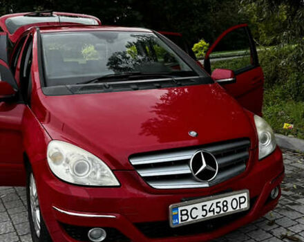 Красный Мерседес Б-класс, объемом двигателя 1.7 л и пробегом 89 тыс. км за 8000 $, фото 2 на Automoto.ua