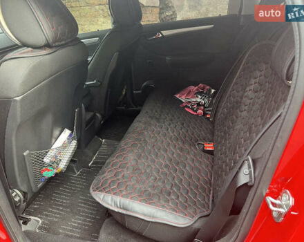 Червоний Мерседес Б-клас, об'ємом двигуна 1.8 л та пробігом 82 тис. км за 9500 $, фото 21 на Automoto.ua