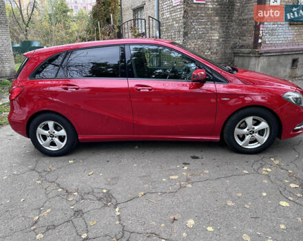 Красный Мерседес Б-класс, объемом двигателя 1.8 л и пробегом 130 тыс. км за 10999 $, фото 5 на Automoto.ua