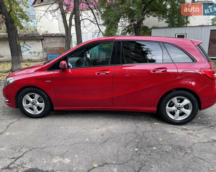 Красный Мерседес Б-класс, объемом двигателя 1.8 л и пробегом 130 тыс. км за 10999 $, фото 6 на Automoto.ua