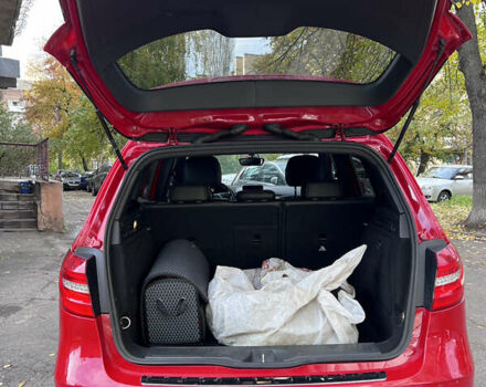 Красный Мерседес Б-класс, объемом двигателя 1.8 л и пробегом 130 тыс. км за 10999 $, фото 8 на Automoto.ua