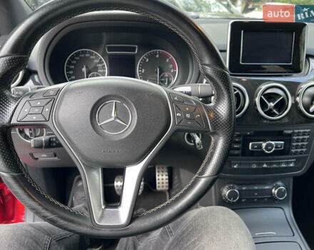 Красный Мерседес Б-класс, объемом двигателя 1.8 л и пробегом 130 тыс. км за 10999 $, фото 17 на Automoto.ua