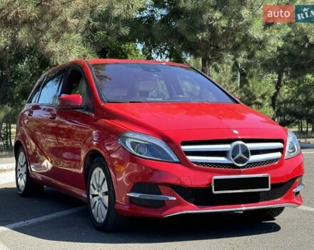 Червоний Мерседес Б-клас, об'ємом двигуна 0 л та пробігом 120 тис. км за 9999 $, фото 4 на Automoto.ua