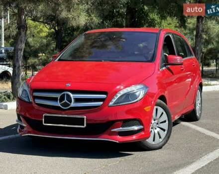 Червоний Мерседес Б-клас, об'ємом двигуна 0 л та пробігом 120 тис. км за 9999 $, фото 1 на Automoto.ua