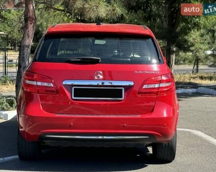 Червоний Мерседес Б-клас, об'ємом двигуна 0 л та пробігом 120 тис. км за 9999 $, фото 11 на Automoto.ua