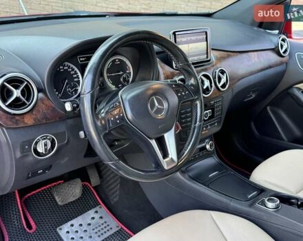 Червоний Мерседес Б-клас, об'ємом двигуна 0 л та пробігом 120 тис. км за 9999 $, фото 17 на Automoto.ua