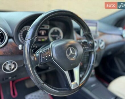 Червоний Мерседес Б-клас, об'ємом двигуна 0 л та пробігом 120 тис. км за 9999 $, фото 23 на Automoto.ua