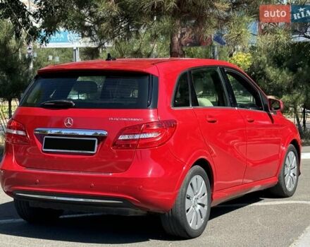 Червоний Мерседес Б-клас, об'ємом двигуна 0 л та пробігом 120 тис. км за 9999 $, фото 12 на Automoto.ua