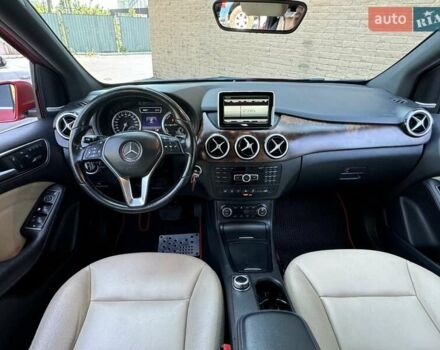 Червоний Мерседес Б-клас, об'ємом двигуна 0 л та пробігом 120 тис. км за 9999 $, фото 21 на Automoto.ua