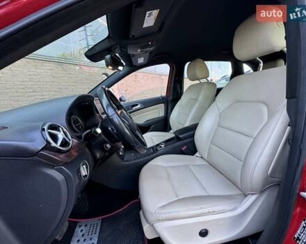 Червоний Мерседес Б-клас, об'ємом двигуна 0 л та пробігом 120 тис. км за 9999 $, фото 18 на Automoto.ua