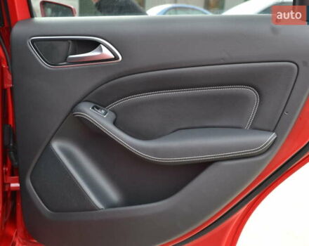 Красный Мерседес Б-класс, объемом двигателя 0 л и пробегом 122 тыс. км за 9999 $, фото 23 на Automoto.ua