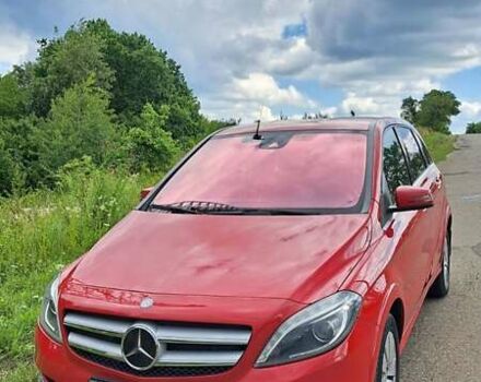 Червоний Мерседес Б-клас, об'ємом двигуна 0 л та пробігом 150 тис. км за 10999 $, фото 5 на Automoto.ua