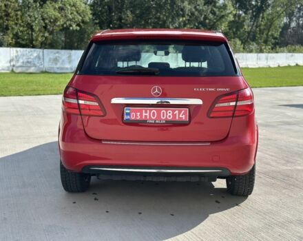 Червоний Мерседес Б-клас, об'ємом двигуна 0 л та пробігом 102 тис. км за 9450 $, фото 5 на Automoto.ua