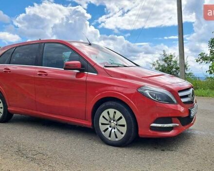 Червоний Мерседес Б-клас, об'ємом двигуна 0 л та пробігом 150 тис. км за 10999 $, фото 8 на Automoto.ua